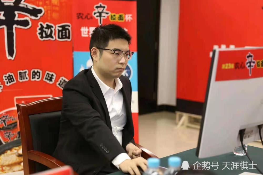 杨华梅怔了下，有点心虚的道：我是瞒着他们去镇上的……你……。